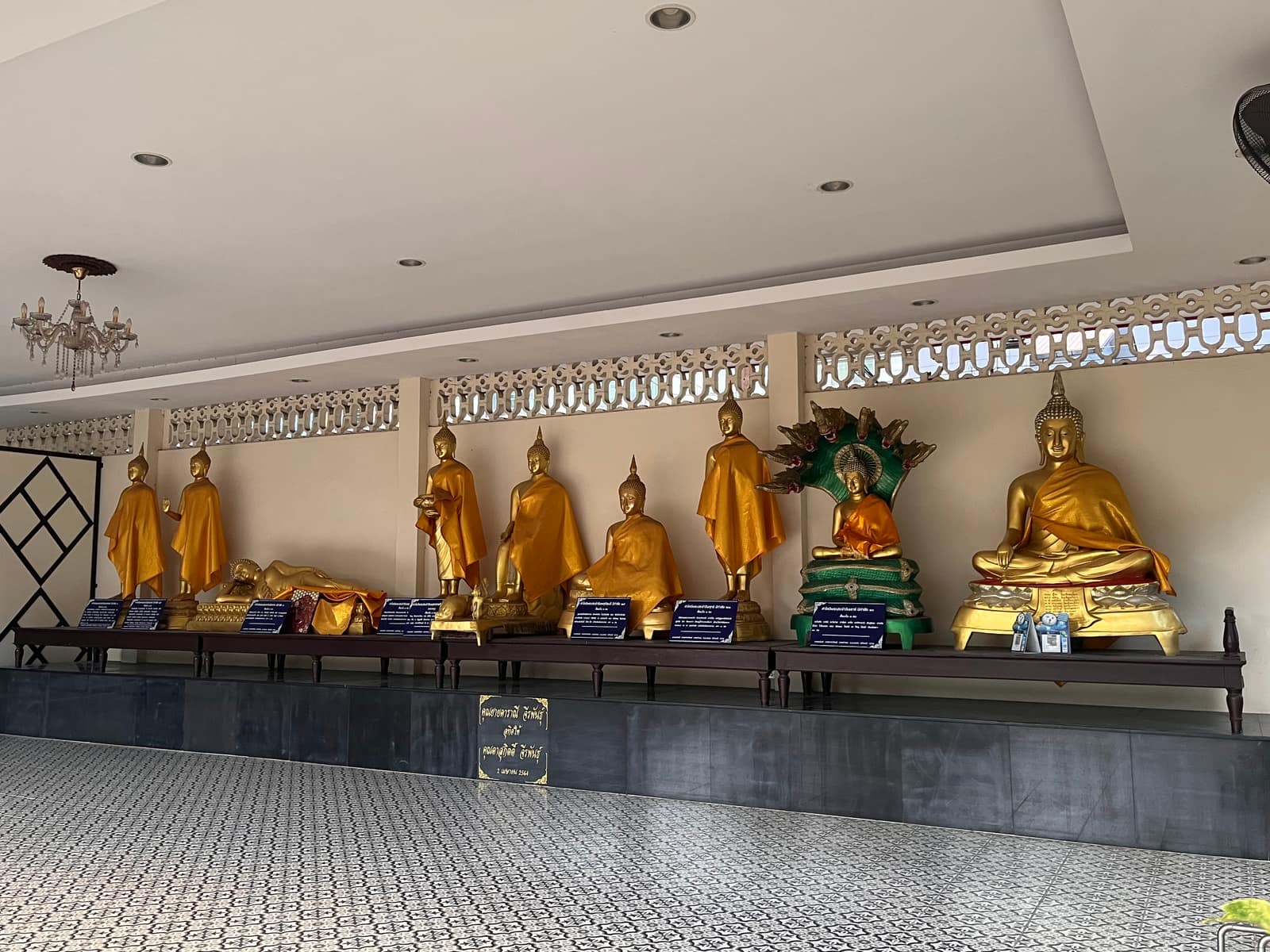 รายละเอียดโคม — Wat Chiang Man, Chiang Mai