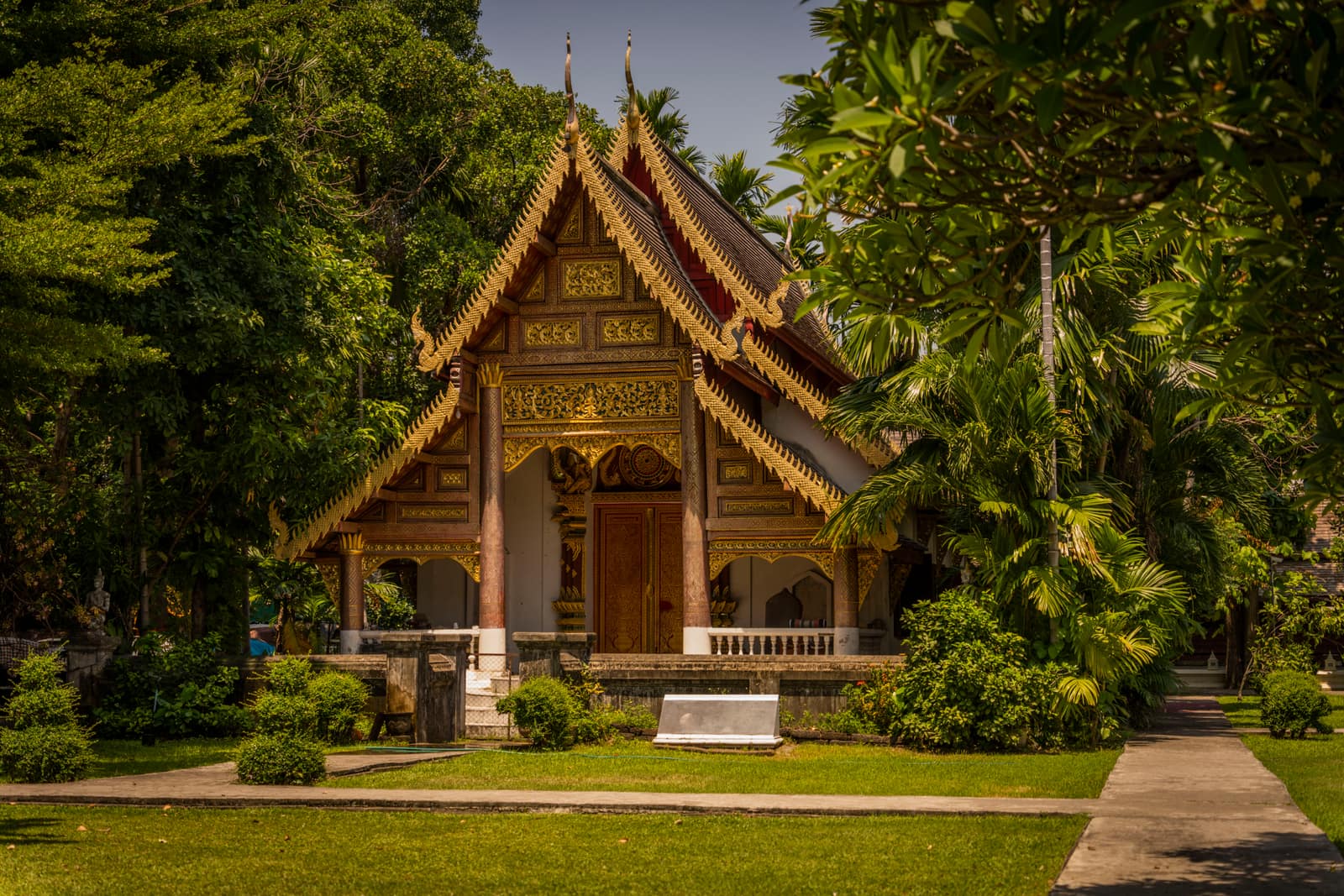 ชายคาไม้ล้านนา — Wat Chiang Man, Chiang Mai